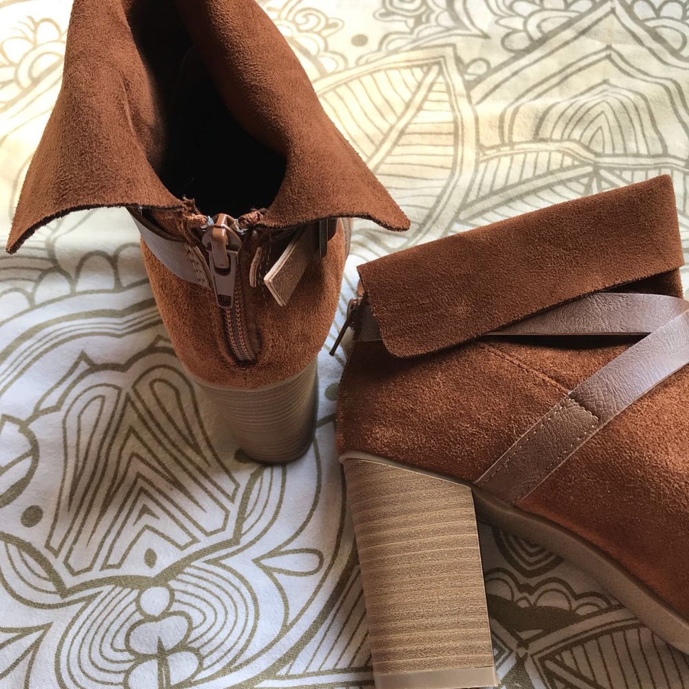 Suede boots